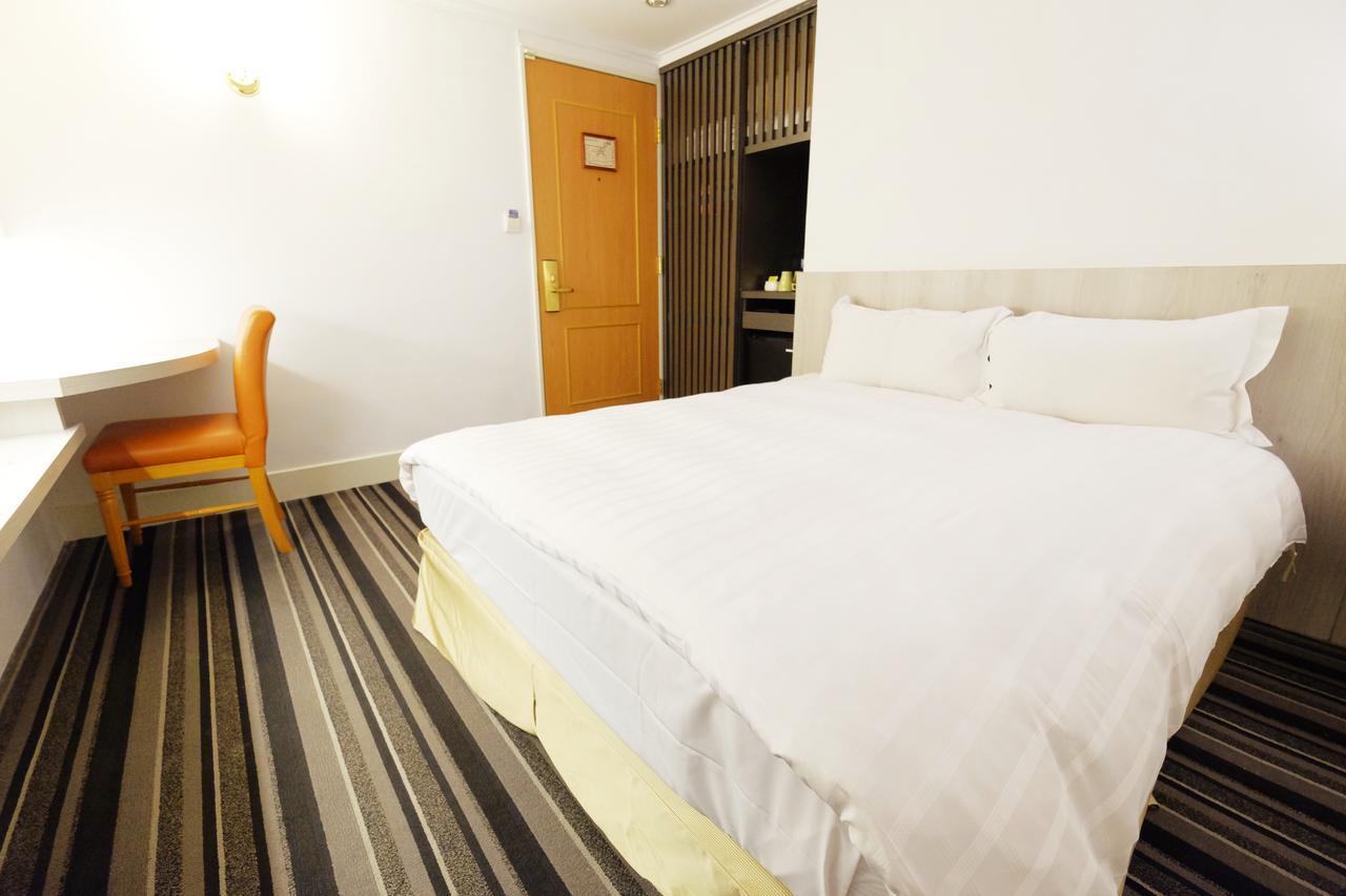ไดนาสตี้ โฮเต็ล Hotel ไถหนาน ภายนอก รูปภาพ