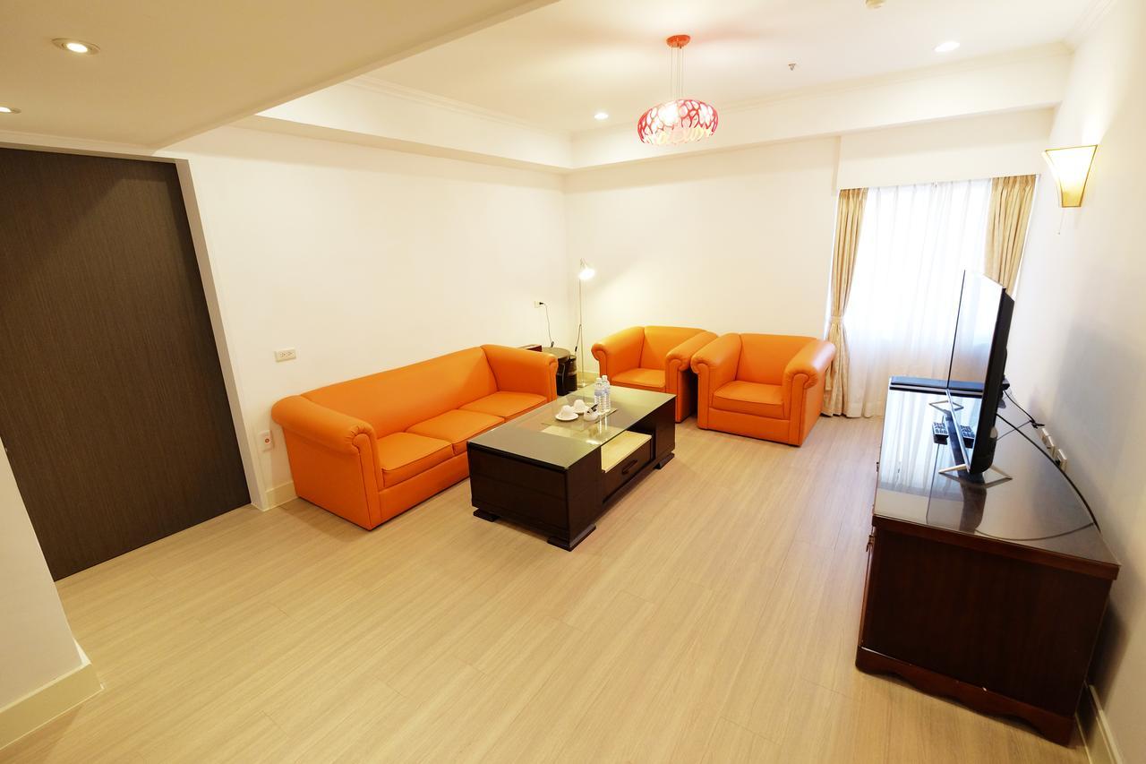 ไดนาสตี้ โฮเต็ล Hotel ไถหนาน ภายนอก รูปภาพ