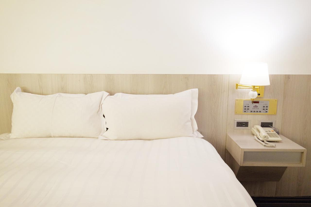 ไดนาสตี้ โฮเต็ล Hotel ไถหนาน ภายนอก รูปภาพ